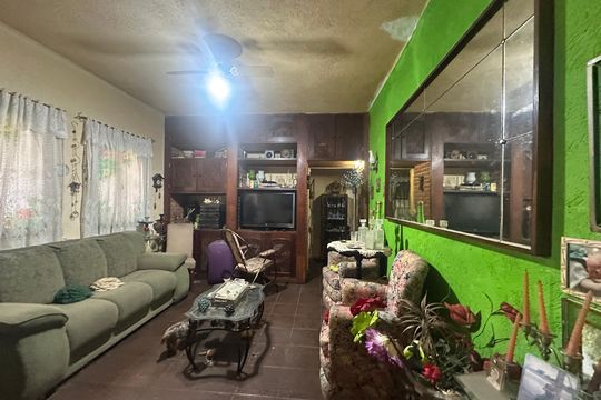 Sala de casa à venda com 4 quartos, 357m² em Jardim Belval, Barueri