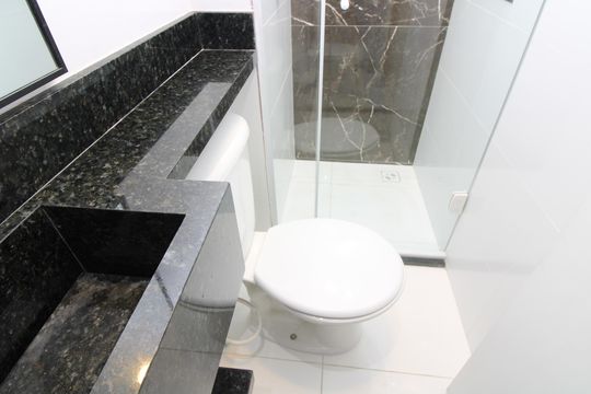 Banheiro de apartamento para alugar com 1 quarto, 26m² em Vila Granada, São Paulo