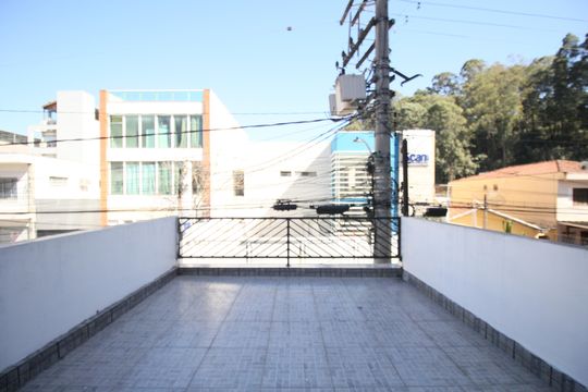 Casa para alugar com 3 quartos, 180m² em Vila Santa Luzia, Taboão da Serra