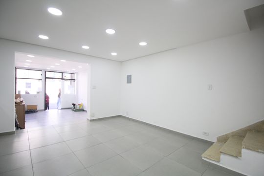 Casa para alugar com 3 quartos, 180m² em Vila Santa Luzia, Taboão da Serra