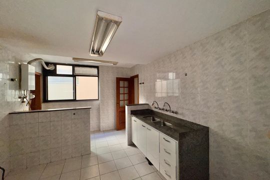 Cozinha de apartamento à venda com 3 quartos, 150m² em Recreio dos Bandeirantes, Rio de Janeiro