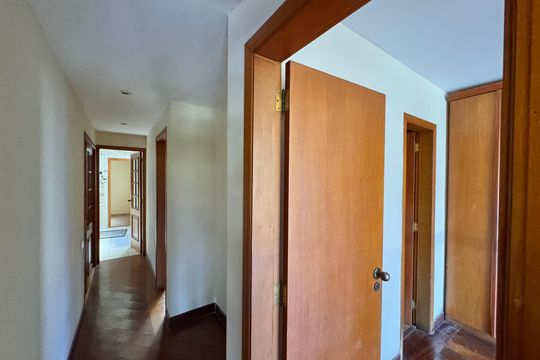 Corredor de apartamento à venda com 3 quartos, 150m² em Recreio dos Bandeirantes, Rio de Janeiro