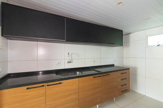 Cozinha de casa para alugar com 3 quartos, 90m² em Venda da Cruz, São Gonçalo