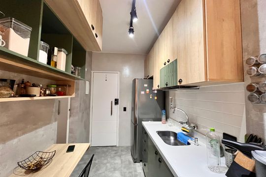 Cozinha de apartamento à venda com 2 quartos, 81m² em Copacabana, Rio de Janeiro