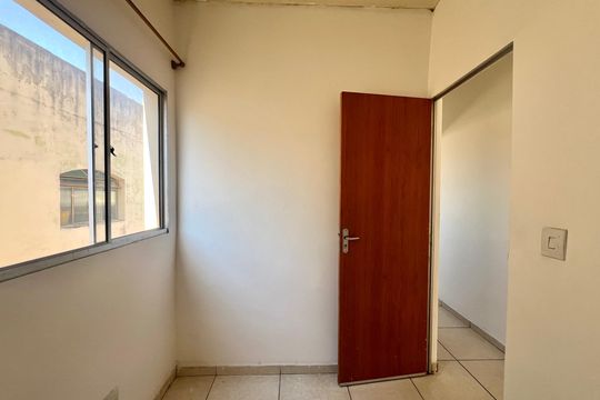 Quarto 1 de apartamento para alugar com 2 quartos, 40m² em Parque Xangri-lá, Contagem