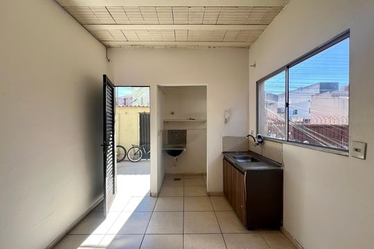Sala/Cozinha de apartamento para alugar com 2 quartos, 40m² em Parque Xangri-lá, Contagem