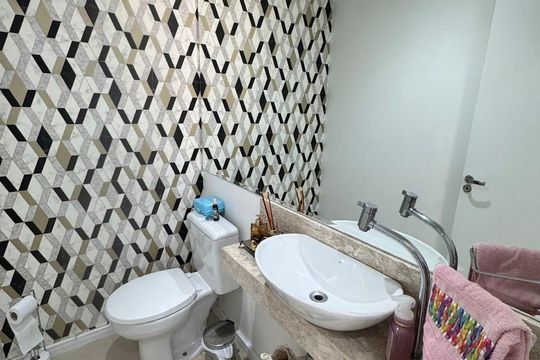 Banheiro de apartamento à venda com 2 quartos, 86m² em Jardim Flor da Montanha, Guarulhos