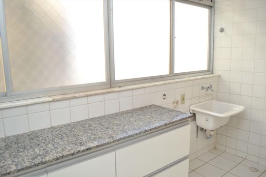 Cozinha de apartamento para alugar com 2 quartos, 75m² em Carmo, Belo Horizonte