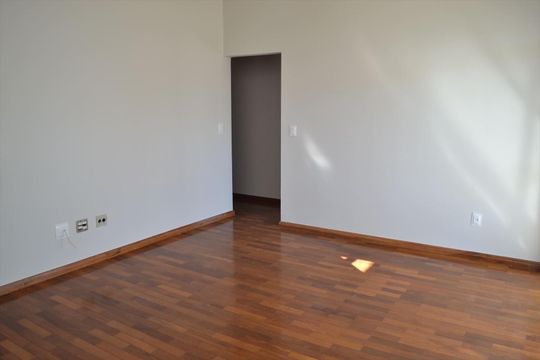 Sala de apartamento para alugar com 2 quartos, 75m² em Carmo, Belo Horizonte