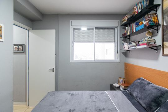 Quarto 1 de apartamento para alugar com 2 quartos, 35m² em Vila Mira, São Paulo