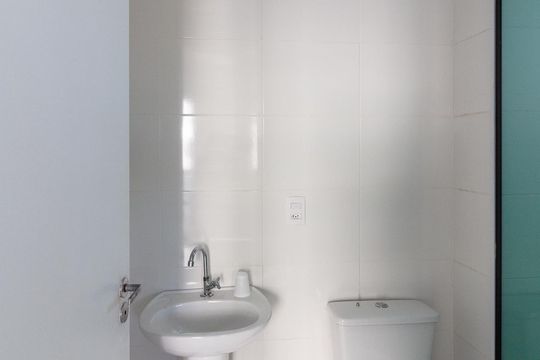 Banheiro de apartamento para alugar com 2 quartos, 44m² em Jardim Normandia, Guarulhos