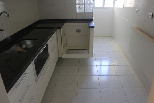 Cozinha de apartamento para alugar com 2 quartos, 56m² em Vila Tijuco, Guarulhos