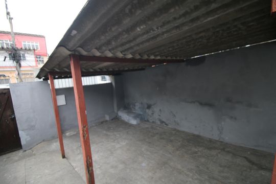 Garagem de casa para alugar com 1 quarto, 128m² em Penha, Rio de Janeiro