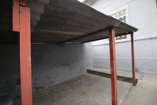 Garagem de casa para alugar com 1 quarto, 128m² em Penha, Rio de Janeiro