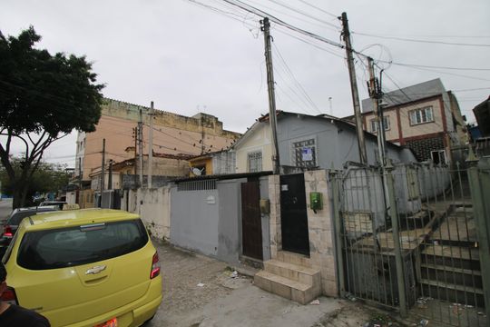 Fachada da casa de casa para alugar com 1 quarto, 128m² em Penha, Rio de Janeiro