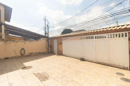 Quintal de casa à venda com 5 quartos, 230m² em Campo Grande, Rio de Janeiro