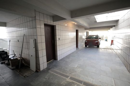 Garagem de casa à venda com 5 quartos, 360m² em Vila Santa Teresa, Santo André