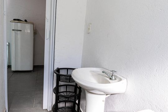 Banheiro de casa para alugar com 1 quarto, 35m² em Centro, Indaiatuba