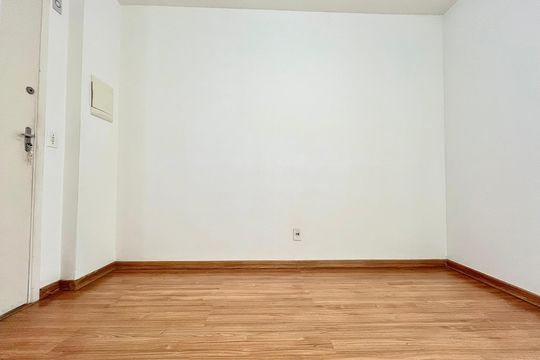 Sala de apartamento para alugar com 2 quartos, 30m² em Previdenciários, Juiz de Fora