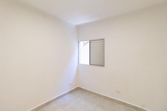 Quarto de casa para alugar com 1 quarto, 40m² em Bussocaba, Osasco