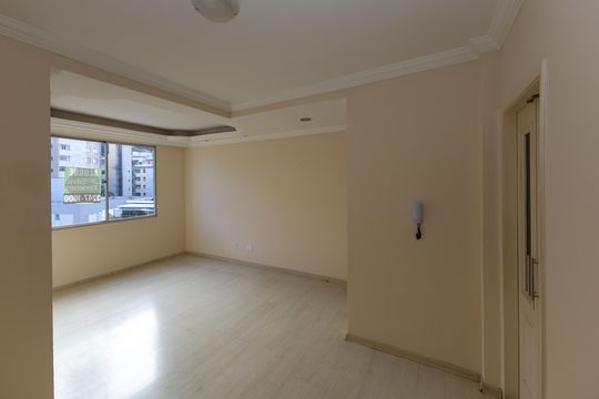 Sala 1  de apartamento para alugar com 3 quartos, 78m² em Santo Antônio, Belo Horizonte