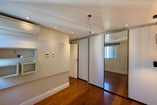 Suíte  de apartamento à venda com 3 quartos, 215m² em Brooklin, São Paulo