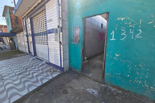 Fachada de casa de condomínio para alugar com 1 quarto, 40m² em Anhanguera, Praia Grande