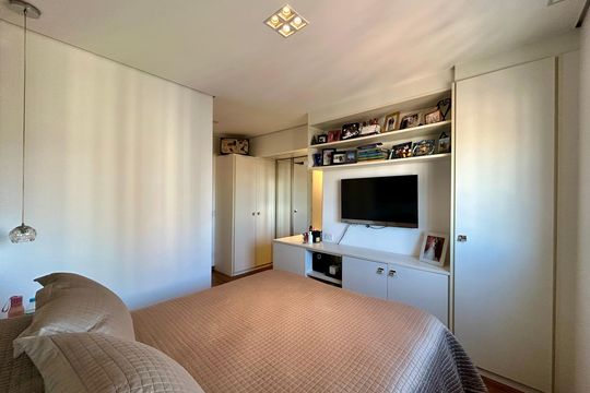 Quarto 1 de apartamento à venda com 3 quartos, 122m² em Vila Regente Feijó, São Paulo