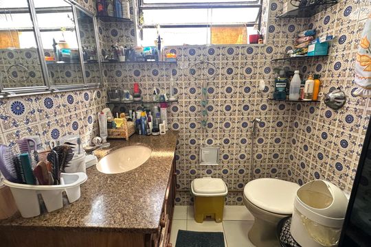 Casa à venda com 2 quartos, 114m² em Jardim Aeroporto, São Paulo