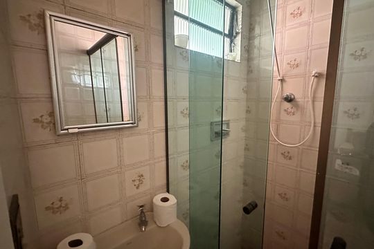 Casa à venda com 2 quartos, 114m² em Jardim Aeroporto, São Paulo