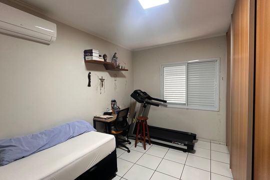 Casa à venda com 2 quartos, 114m² em Jardim Aeroporto, São Paulo