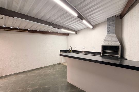 Quintal com Churrasqueira de casa à venda com 2 quartos, 160m² em Vila Sao Paulo, Jundiaí
