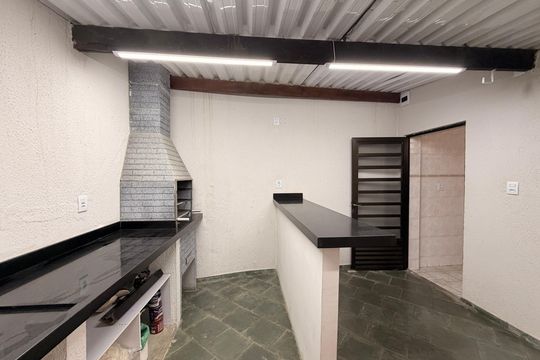 Quintal com Churrasqueira de casa à venda com 2 quartos, 160m² em Vila Sao Paulo, Jundiaí