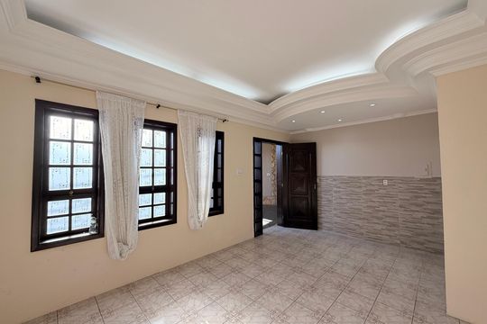 Casa à venda com 2 quartos, 160m² em Vila Sao Paulo, Jundiaí
