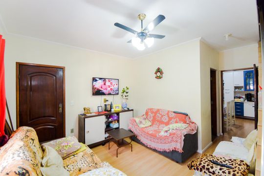 Sala de casa à venda com 4 quartos, 220m² em Vila Rio de Janeiro, Guarulhos