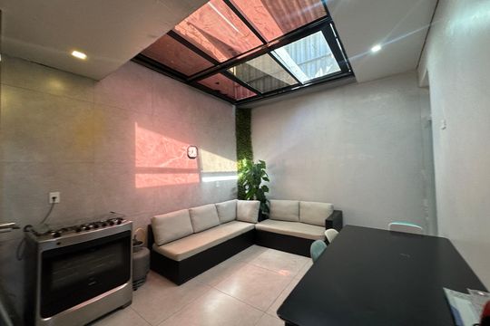 Churrasqueira de casa à venda com 4 quartos, 230m² em Jardim Tupa, Barueri