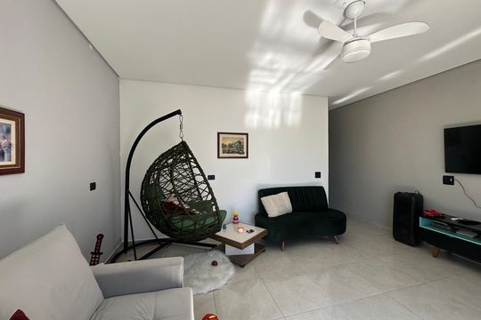 Sala de casa à venda com 4 quartos, 230m² em Jardim Tupa, Barueri