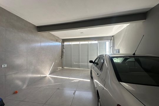 Garagem de casa à venda com 4 quartos, 230m² em Jardim Tupa, Barueri