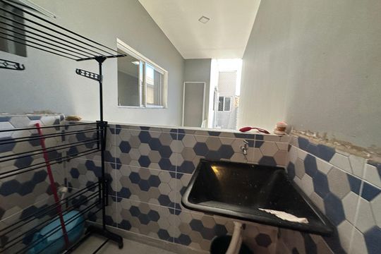Área de Serviço de casa à venda com 4 quartos, 230m² em Jardim Tupa, Barueri