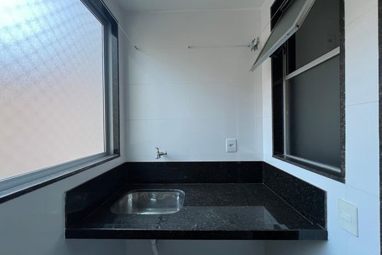 Área de Serviço de apartamento para alugar com 2 quartos, 47m² em Castelo, Belo Horizonte