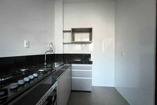 Cozinha de apartamento para alugar com 2 quartos, 47m² em Castelo, Belo Horizonte