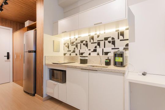 Cozinha de kitnet/studio para alugar com 1 quarto, 29m² em Pinheiros, São Paulo
