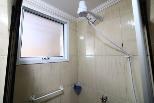 Banheiro de apartamento para alugar com 2 quartos, 52m² em Padroeira, Osasco