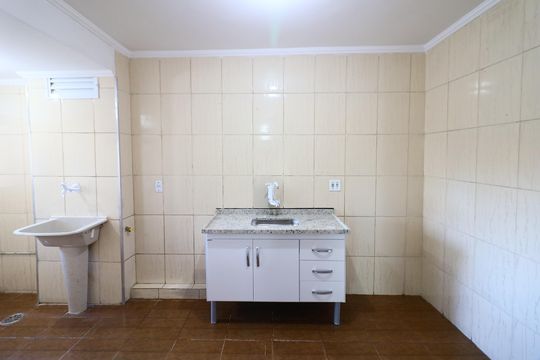 Cozinha e Área de Serviço de apartamento para alugar com 2 quartos, 52m² em Padroeira, Osasco