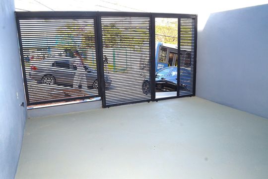 Garagem de casa à venda com 2 quartos, 135m² em Jardim Vitoria, Belo Horizonte