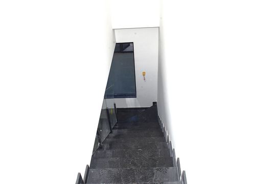 Escada de casa à venda com 2 quartos, 135m² em Jardim Vitoria, Belo Horizonte