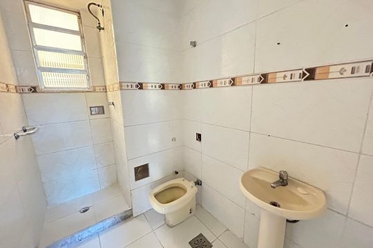 Banheiro de apartamento à venda com 3 quartos, 62m² em Engenho de Dentro, Rio de Janeiro