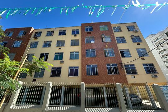 Fachada de apartamento à venda com 3 quartos, 62m² em Engenho de Dentro, Rio de Janeiro