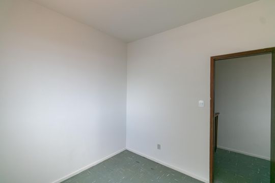 Casa para alugar com 2 quartos, 75m² em Floramar, Belo Horizonte