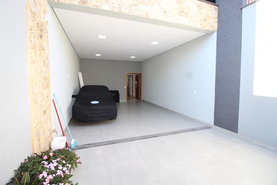 Garagem de casa à venda com 3 quartos, 210m² em Jardim Nossa Senhora do Carmo, São Paulo